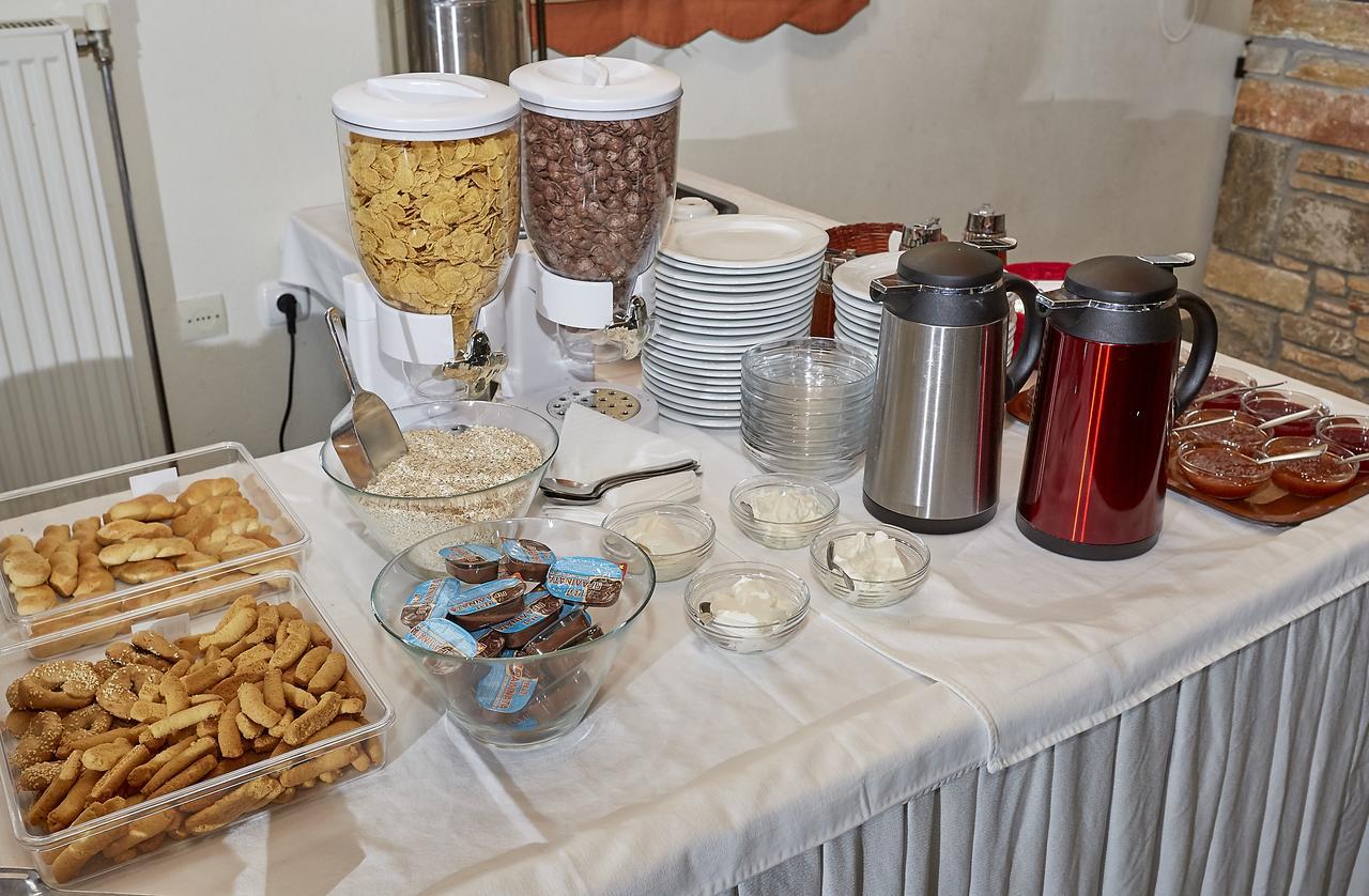 Hotel Atrapos Kissos  Bagian luar foto