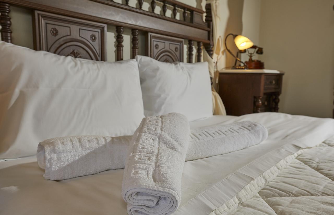 Hotel Atrapos Kissos  Bagian luar foto