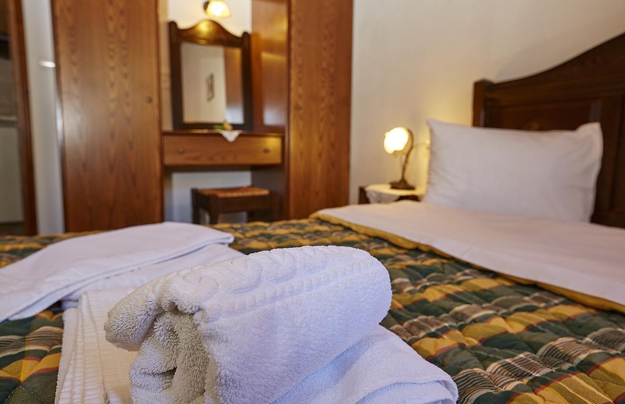 Hotel Atrapos Kissos  Bagian luar foto