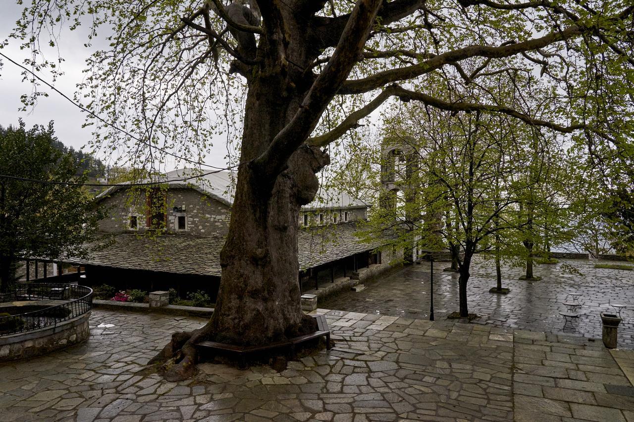 Hotel Atrapos Kissos  Bagian luar foto