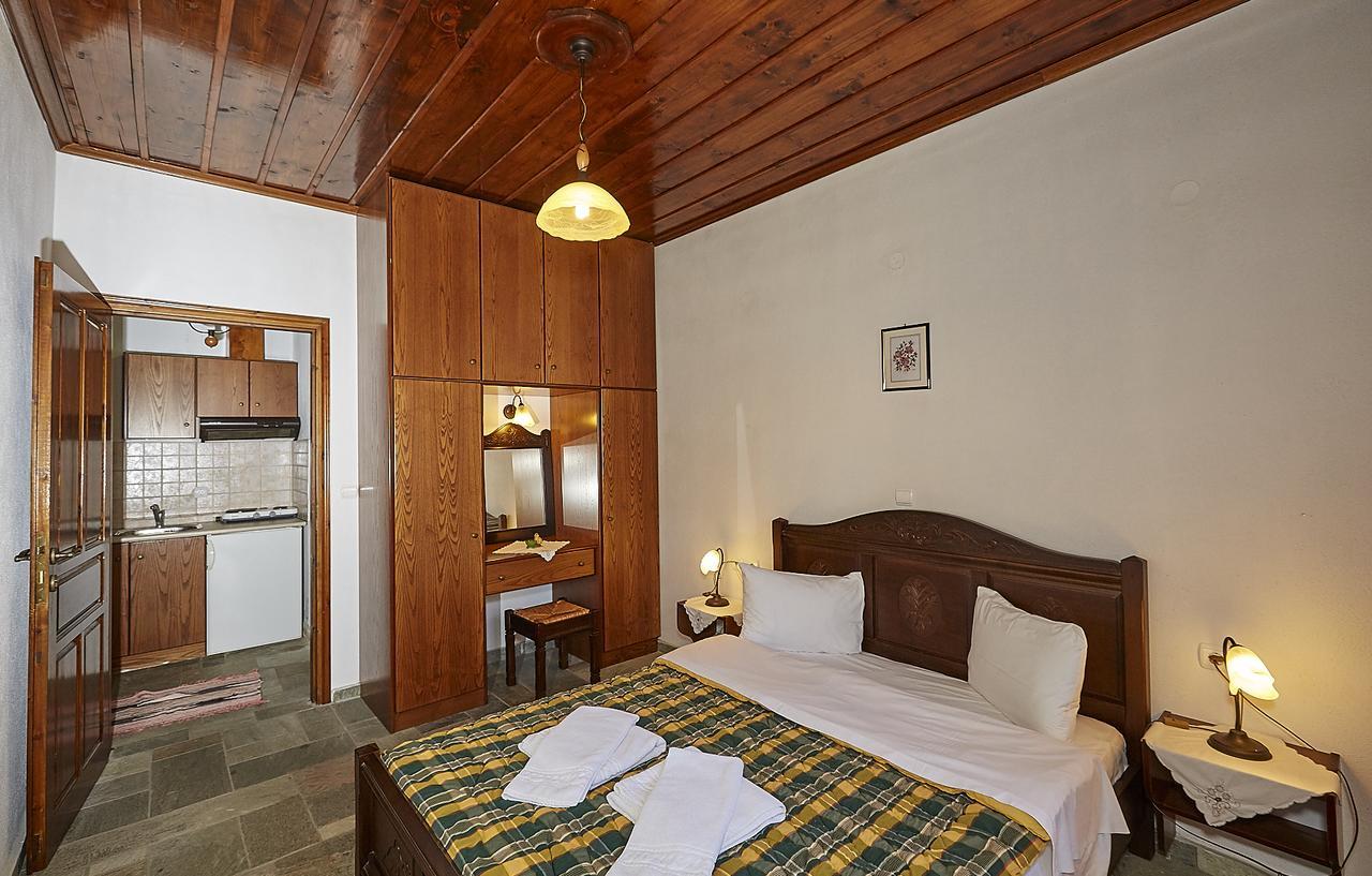 Hotel Atrapos Kissos  Bagian luar foto